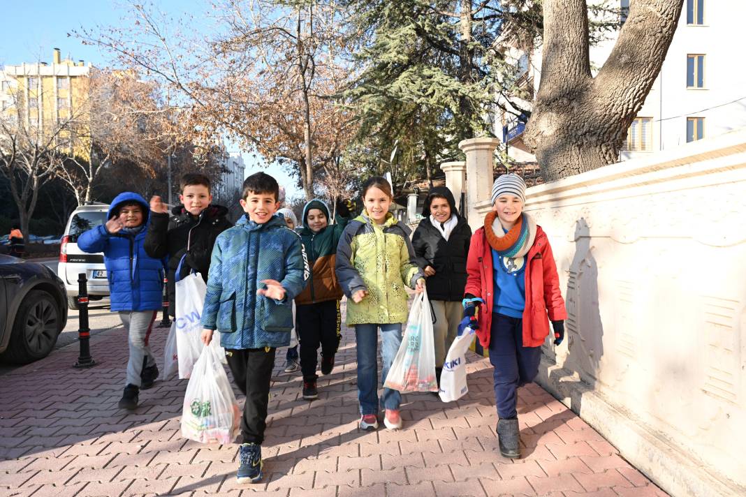 Konya'nın minikleri şivlilik coşkusuyla sokakları şenlendirdi 16